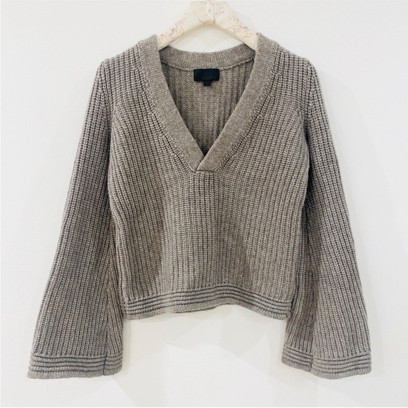 Intermix wool and cashmere V-neck sweater with flare sleeves EUC - Picture 1 of 5